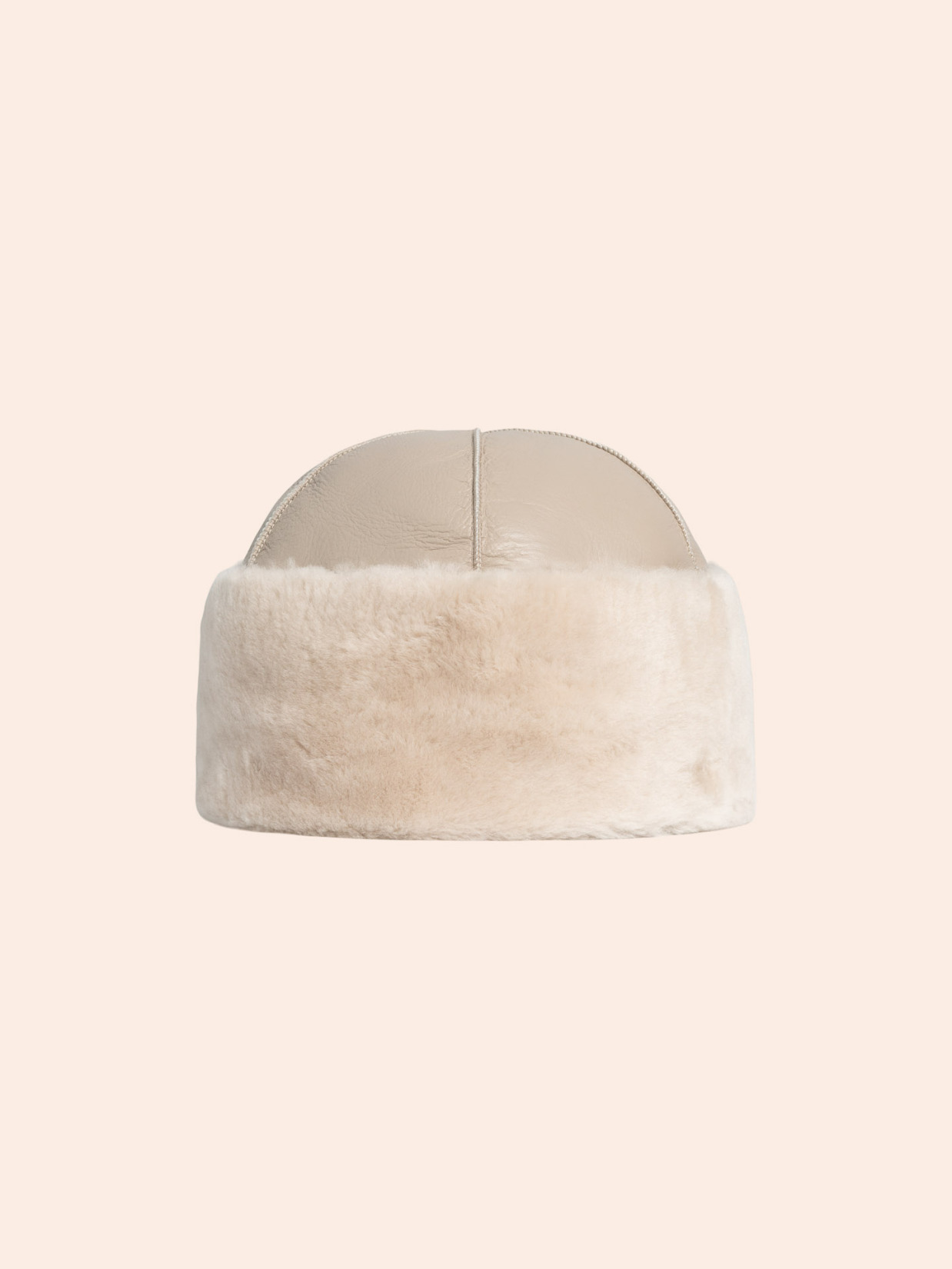 BÆÆ Lue elfenben i italiensk shearling