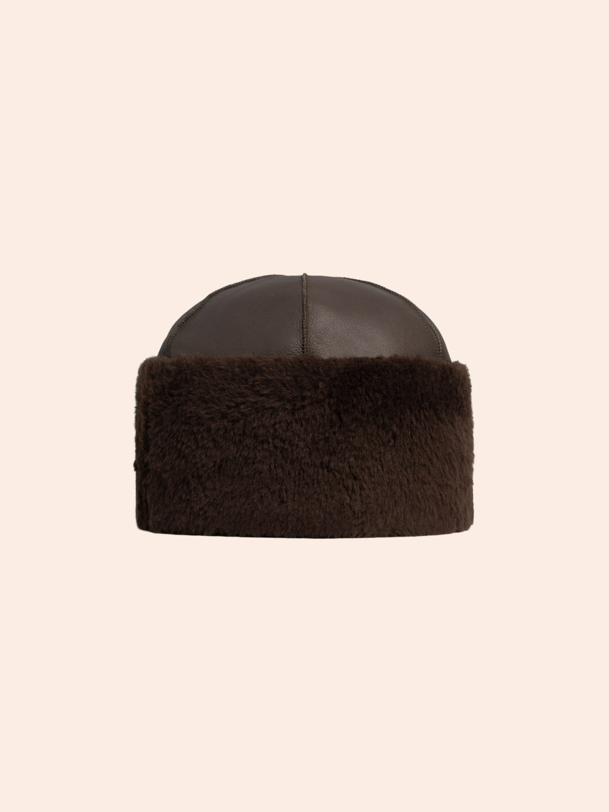 BÆÆ Lue mørk brun i italiensk shearling